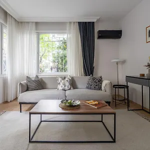 Your Oasis In Lively Moda, Near Sea Istanbul